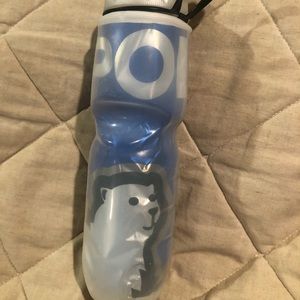 Insulated cooler drink cup 24 oz. Blue w/ bear.